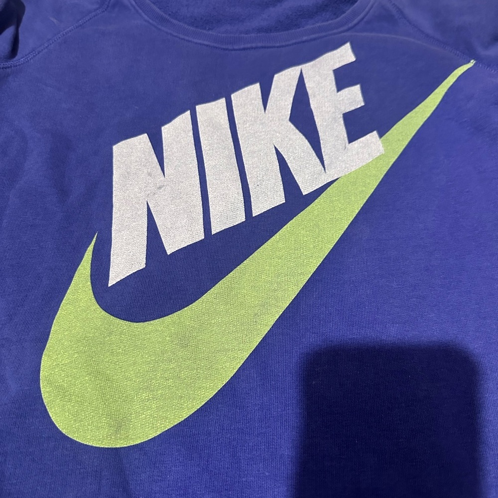 Nike Women’s Short Sleeve Sweatshirt Nein Green Retro Swoosh